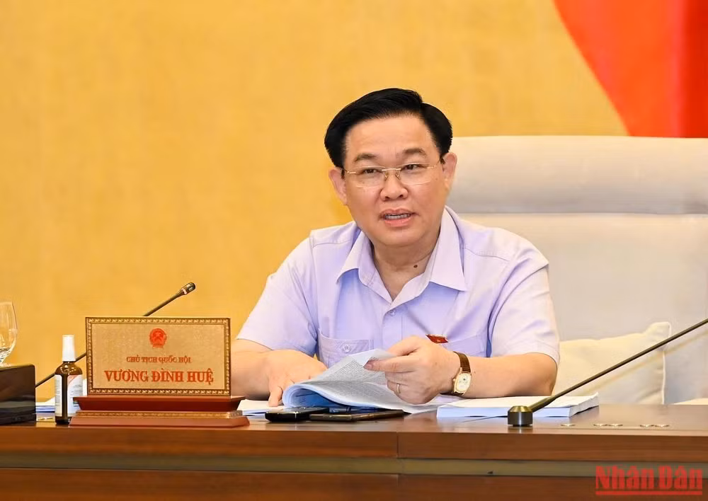 Chủ tịch Quốc hội Vương Đình Huệ phát biểu thảo luận tại phiên họp. (Ảnh: DUY LINH)