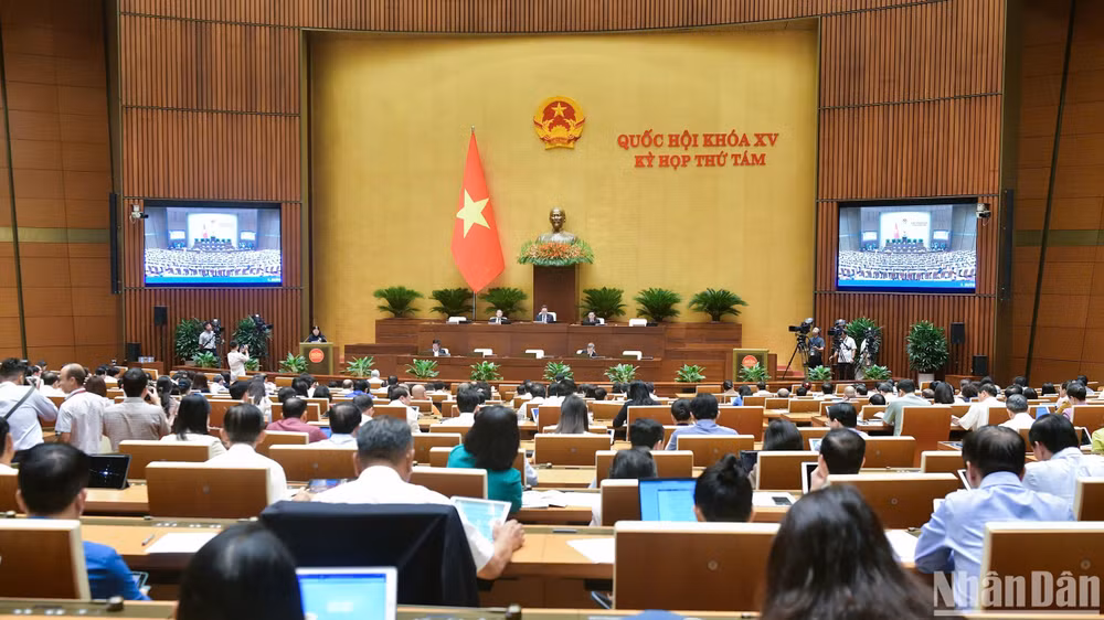 Quang cảnh phiên thảo luận ở hội trường ngày 23/10. (Ảnh: DUY LINH)