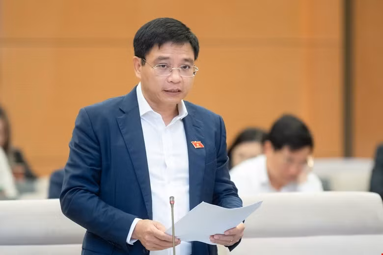 Bộ trưởng Giao thông vận tải Nguyễn Văn Thắng. Bộ trưởng Giao thông vận tải Nguyễn Văn Thắng.