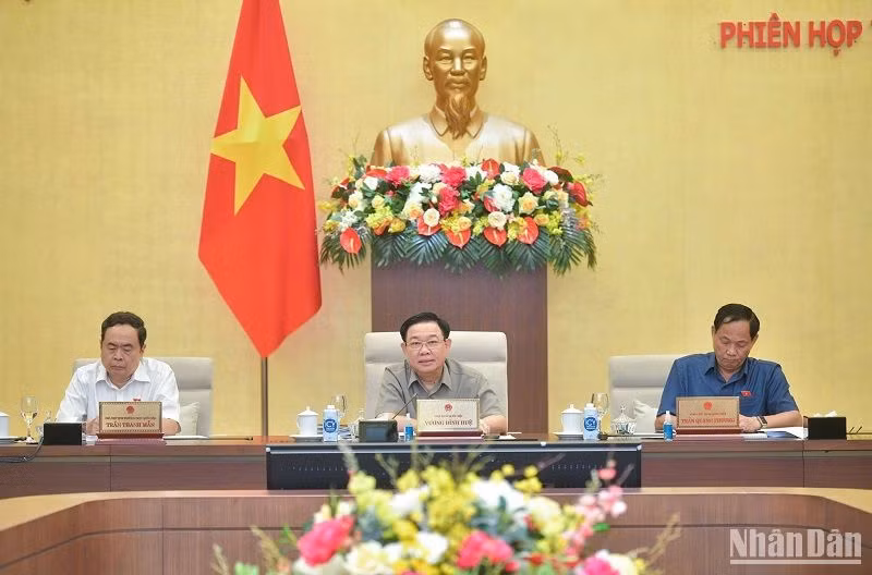 Chủ tịch Quốc hội Vương Đình Huệ phát biểu ý kiến tại phiên họp. (Ảnh: DUY LINH)