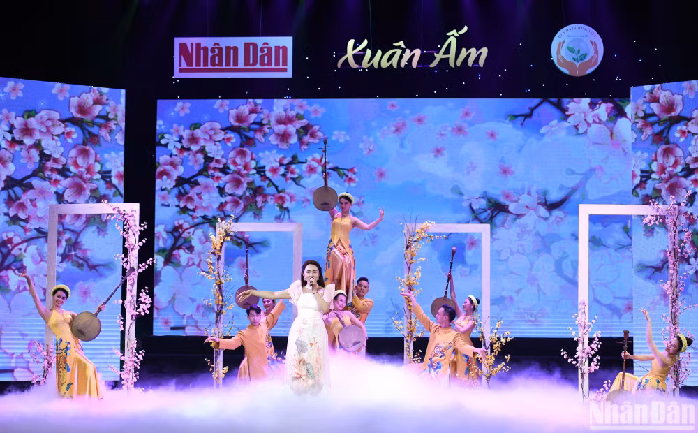 “Xuân ấm 2023” lan tỏa thông điệp sẻ chia, yêu thương, chung tay vì người nghèo. (Ảnh: THÀNH ĐẠT)