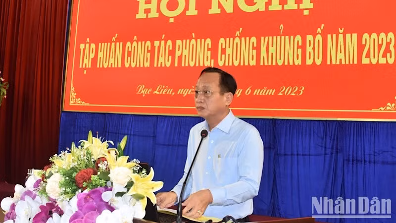 Phó Bí thư Tỉnh ủy, Chủ tịch UBND tỉnh Bạc Liêu Phạm Văn Thiều nêu rõ những việc làm được, những mặt còn hạn chế của Ban Chấp hành Đảng bộ tỉnh nửa nhiệm kỳ qua.