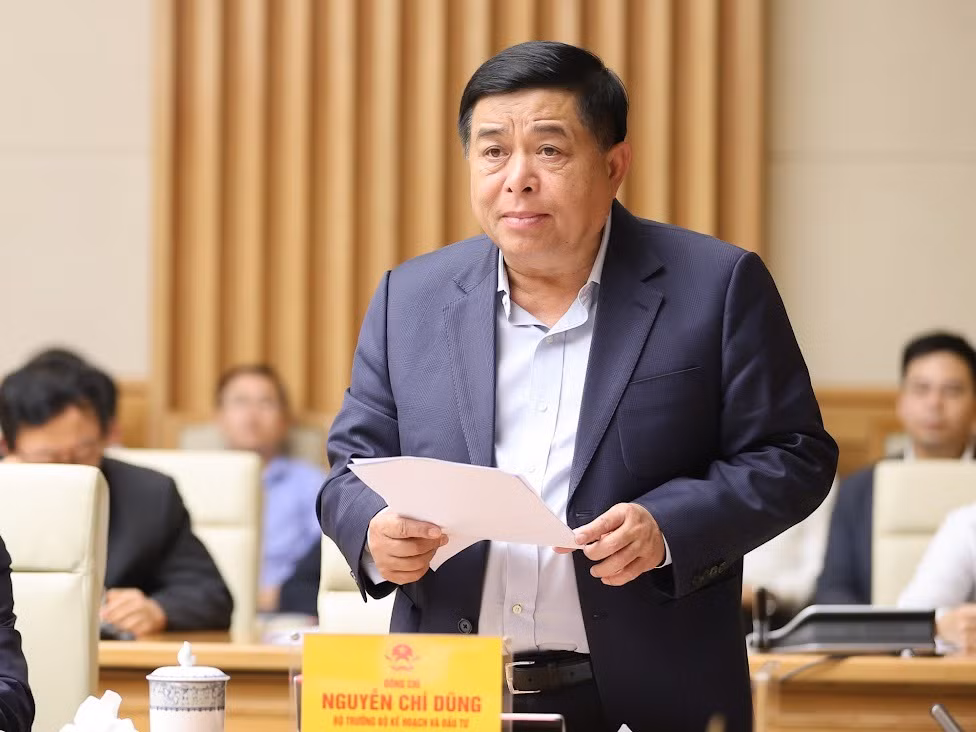 Bộ trưởng Kế hoạch và Đầu tư Nguyễn Chí Dũng phát biểu tại Hội nghị phát triển nguồn nhân lực phục vụ công nghiệp bán dẫn ngày 24/4/2024. (Ảnh: VGP) Bộ trưởng Kế hoạch và Đầu tư Nguyễn Chí Dũng phát biểu tại Hội nghị phát triển nguồn nhân lực phục vụ công nghiệp bán dẫn ngày 24/4/2024. (Ảnh: VGP)