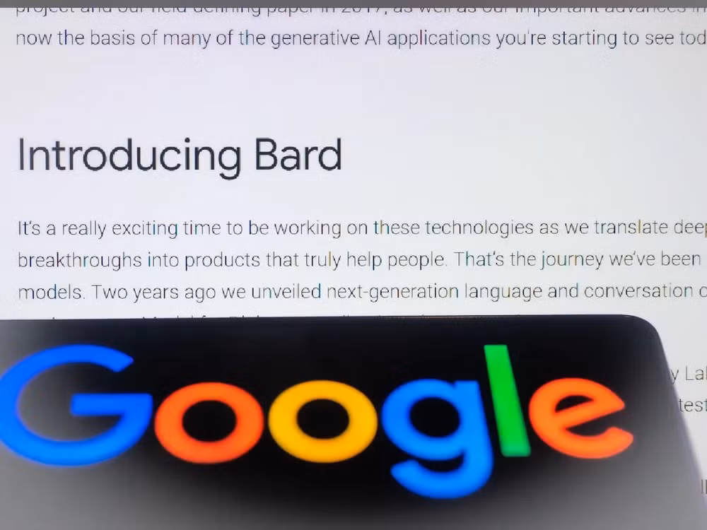 Google cho biết lỗi xảy ra với Bard cho thấy sự cần thiết phải có quá trình thử nghiệm nghiêm ngặt với chatbot AI. (Ảnh: Shuttlestock)
