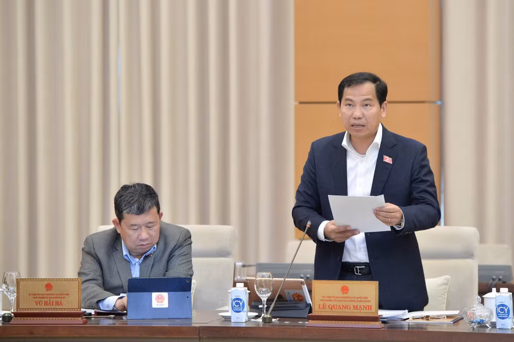 Chủ nhiệm Ủy ban Tài chính-Ngân sách Lê Quang Mạnh phát biểu. (Ảnh: DUY LINH) Chủ nhiệm Ủy ban Tài chính-Ngân sách Lê Quang Mạnh phát biểu. (Ảnh: DUY LINH)