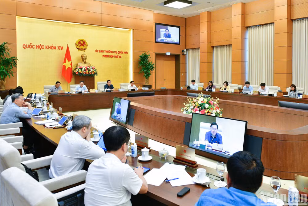 Quang cảnh phiên họp. (Ảnh: DUY LINH)