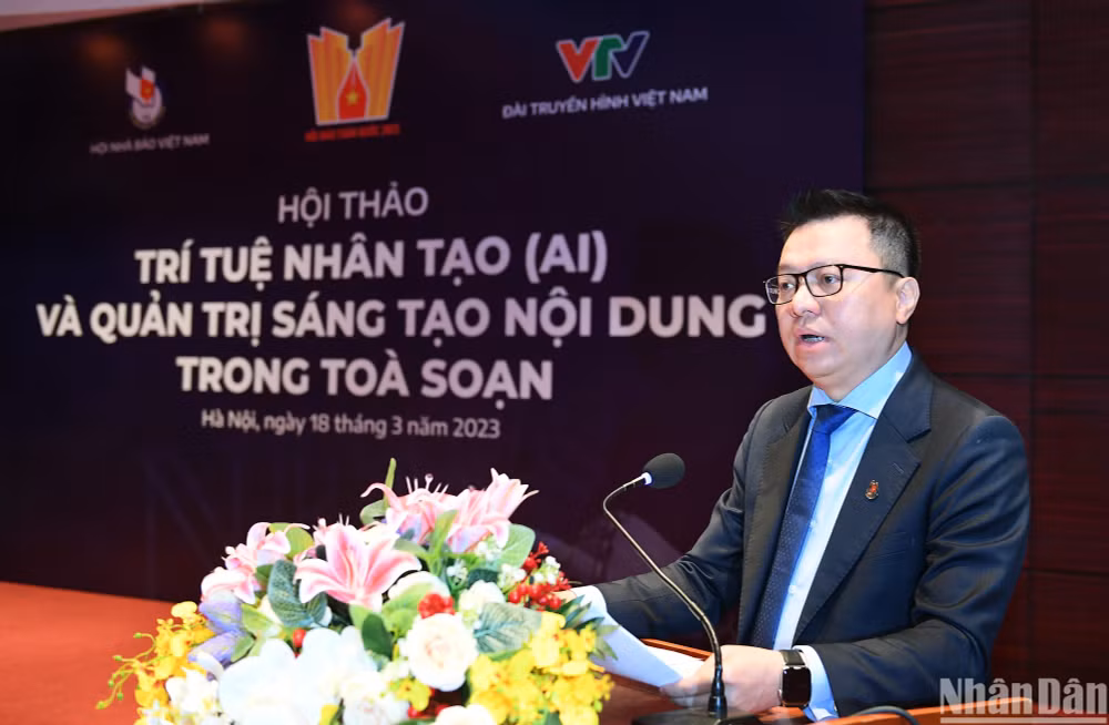 Tổng Biên tập Báo Nhân Dân, Chủ tịch Hội Nhà báo Việt Nam Lê Quốc Minh phát biểu đề dẫn Hội thảo. (Ảnh: THÀNH ĐẠT)
