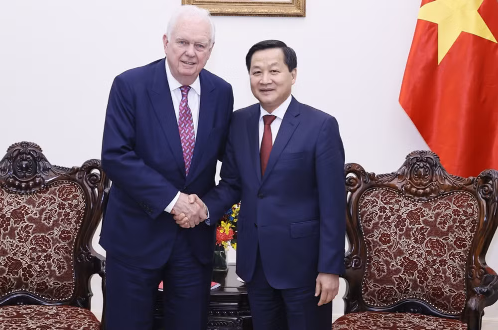 Phó Thủ tướng Lê Minh Khái tiếp ông Thomas Vallely, Giám đốc Chương trình Việt Nam tại Đại học Harvard và các chuyên gia Đại học Fulbright Việt Nam. (Ảnh: VGP)