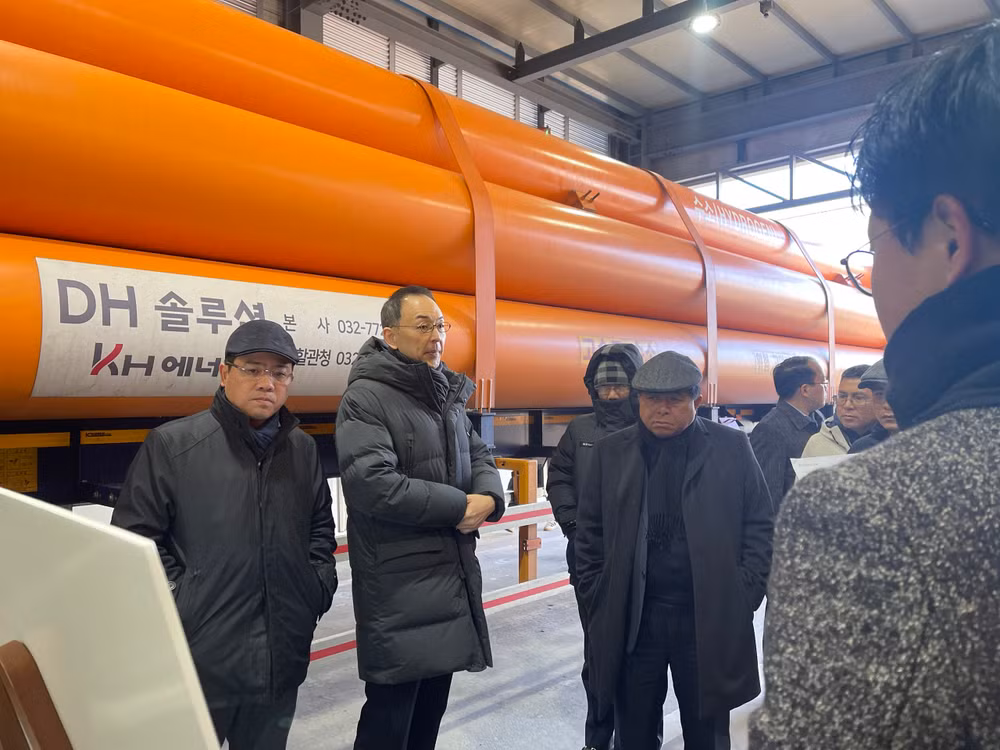 Bộ trưởng Nguyễn Chí Dũng thăm nhà máy hydrogen lỏng lớn nhất thế giới tại thành phố Incheon của Tập đoàn SK. Bộ trưởng Nguyễn Chí Dũng thăm nhà máy hydrogen lỏng lớn nhất thế giới tại thành phố Incheon của Tập đoàn SK.