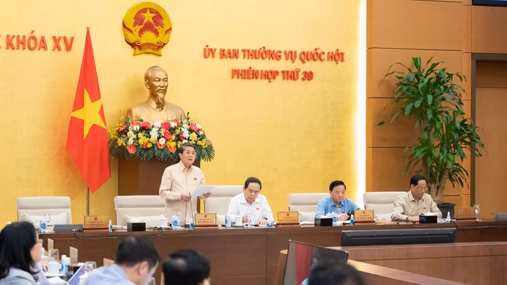 Phó Chủ tịch Quốc hội Nguyễn Đức Hải điều hành nội dung phiên họp chiều 14/11. 