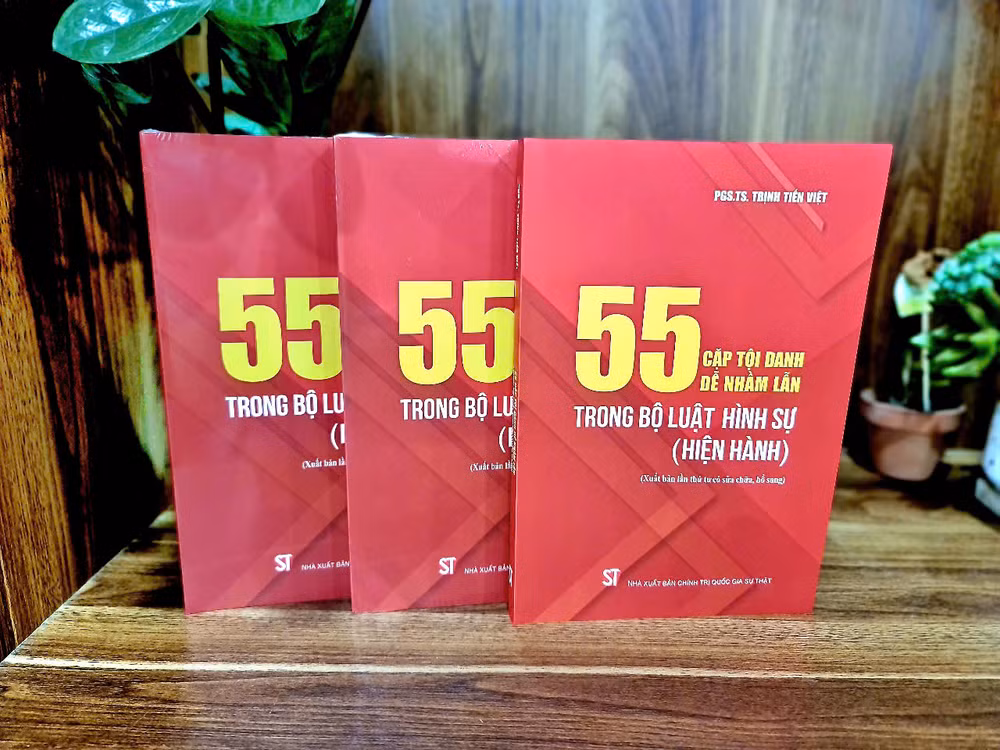 Cuốn sách “55 cặp tội danh dễ nhầm lẫn trong Bộ luật Hình sự (hiện hành)”.