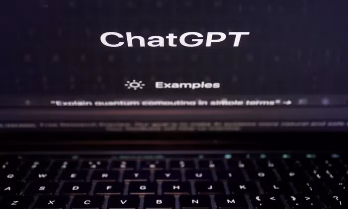 Người dùng ChatGPT cũng từng nhận lại những câu trả lời với thông tin không chính xác từ chatbot này. (Ảnh: Reuters)