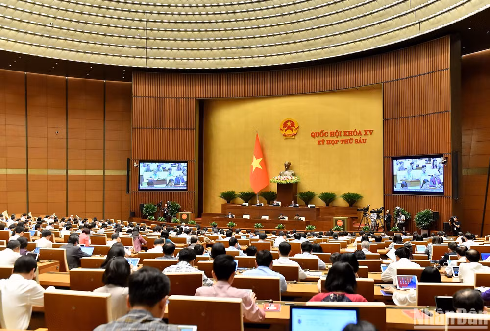 Quang cảnh phiên họp ở hội trường chiều 24/10. (Ảnh: ĐĂNG KHOA) Quang cảnh phiên họp ở hội trường chiều 24/10. (Ảnh: ĐĂNG KHOA)