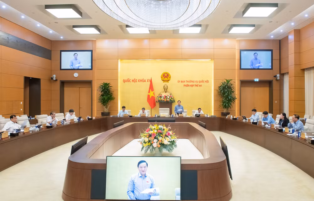 Quang cảnh phiên họp. Quang cảnh phiên họp.