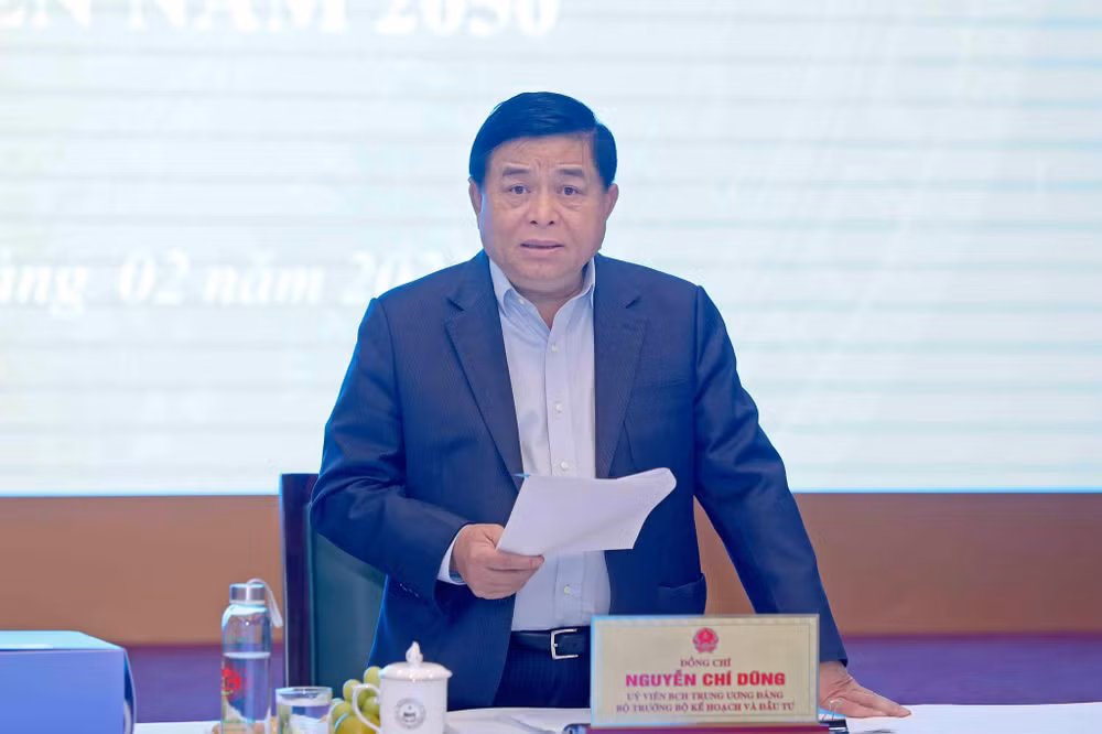 Bộ trưởng Kế hoạch và Đầu tư Nguyễn Chí Dũng phát biểu ý kiến tại hội nghị.