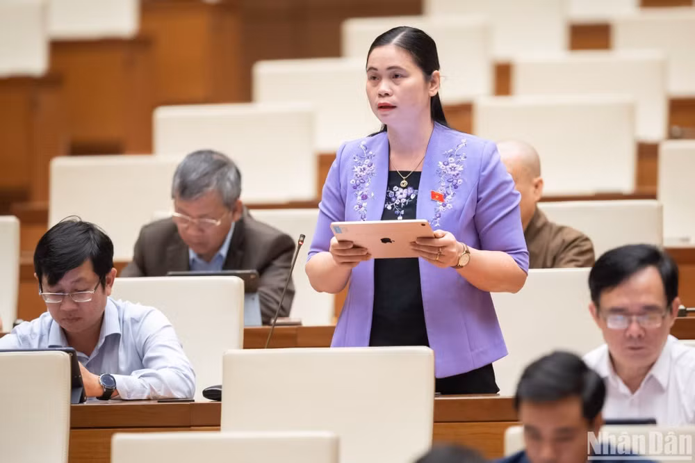 Đại biểu Ma Thị Thúy góp ý kiến vào dự thảo Luật Hợp tác xã (sửa đổi). (Ảnh: DUY LINH) Đại biểu Ma Thị Thúy góp ý kiến vào dự thảo Luật Hợp tác xã (sửa đổi). (Ảnh: DUY LINH)