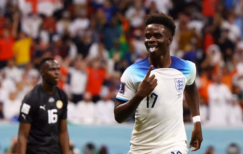 Bukayo Saka ăn mừng sau khi ghi bàn thắng thứ 3 cho 'Tam sư'. (Ảnh: Reuters) Bukayo Saka ăn mừng sau khi ghi bàn thắng thứ 3 cho 'Tam sư'. (Ảnh: Reuters)