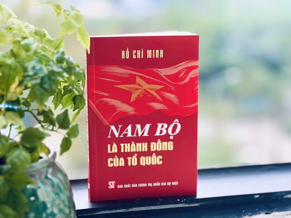 Cuốn sách "Nam Bộ là thành đồng của Tổ quốc". 