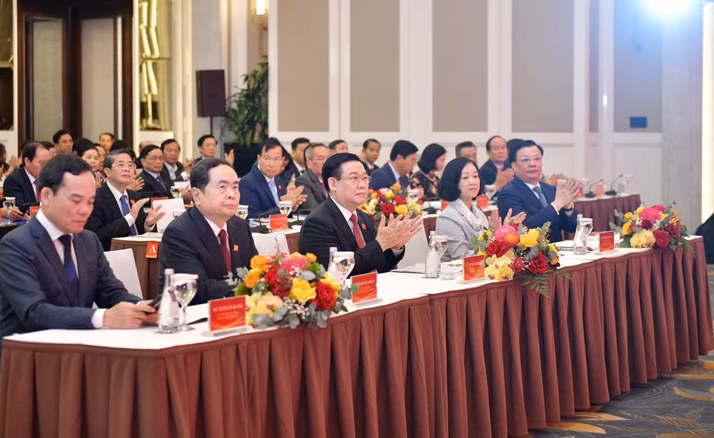 Các đồng chí lãnh đạo Đảng, Nhà nước dự hội nghị. (Ảnh: DUY LINH)