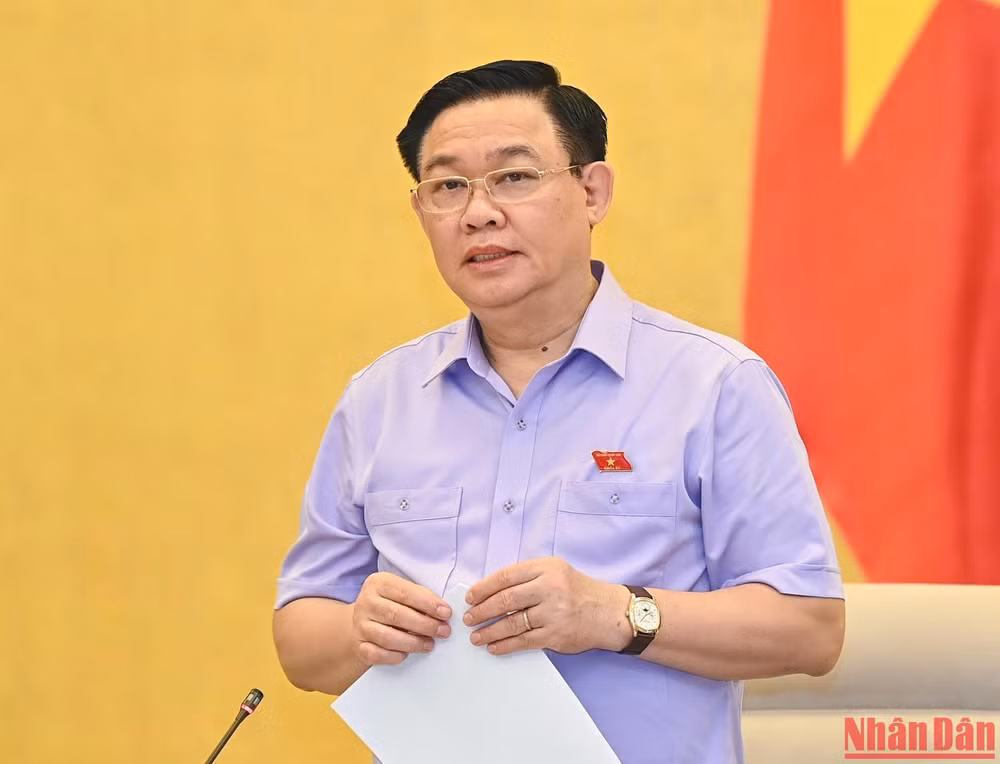 Chủ tịch Quốc hội Vương Đình Huệ phát biểu khai mạc Phiên họp chuyên đề pháp luật tháng 9 của Ủy ban Thường vụ Quốc hội. Chủ tịch Quốc hội Vương Đình Huệ phát biểu khai mạc Phiên họp chuyên đề pháp luật tháng 9 của Ủy ban Thường vụ Quốc hội.