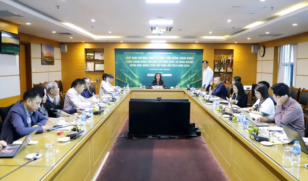 Ban Chỉ đạo, Ban tổ chức, Hội đồng chung khảo họp để quyết định các giải thưởng cao nhất của giải. Ban Chỉ đạo, Ban tổ chức, Hội đồng chung khảo họp để quyết định các giải thưởng cao nhất của giải.
