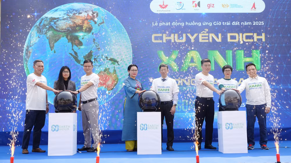 Lễ phát động hưởng ứng Giờ Trái đất 2025 với chủ đề “Chuyển dịch xanh - Tương lai xanh”.
