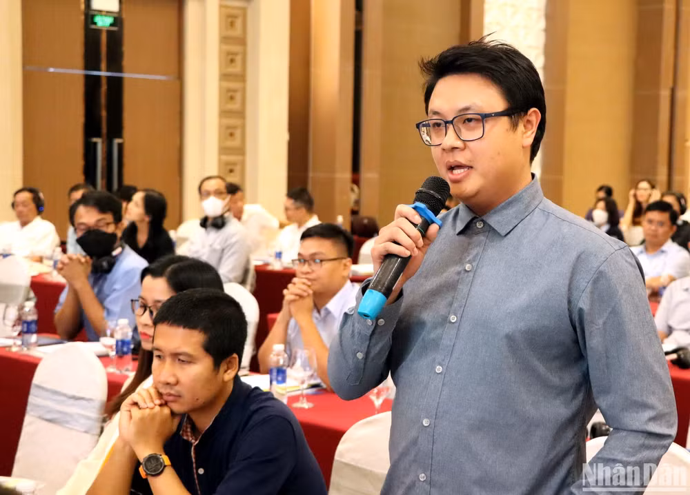 Doanh nghiệp FDI kiến nghị ý kiến tại buổi đối thoại.