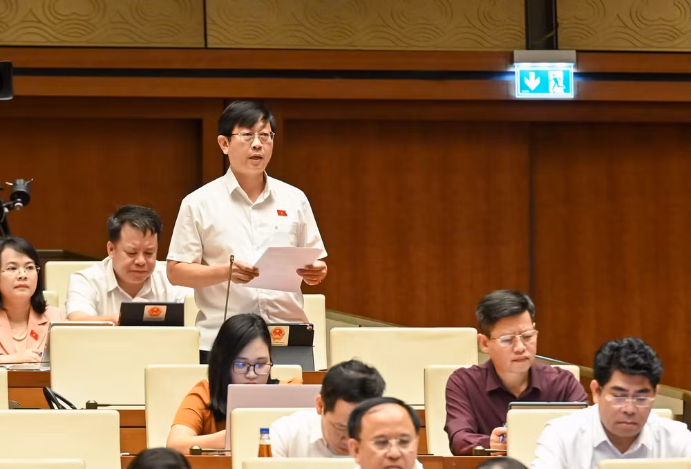 Đại biểu Nguyễn Hữu Thông (Đoàn Bình Thuận). (Ảnh: BÙI GIANG) Đại biểu Nguyễn Hữu Thông (Đoàn Bình Thuận). (Ảnh: BÙI GIANG)