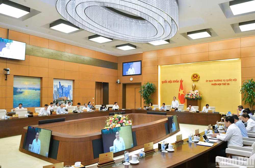 Quang cảnh phiên họp sáng 14/10. (Ảnh: DUY LINH) Quang cảnh phiên họp sáng 14/10. (Ảnh: DUY LINH)