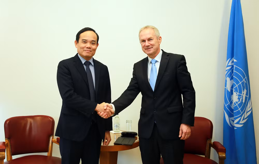 Phó Thủ tướng Trần Lưu Quang tiếp Chủ tịch Đại hội đồng Liên hợp quốc Csaba Korosi. (Ảnh: Bộ Ngoại giao)