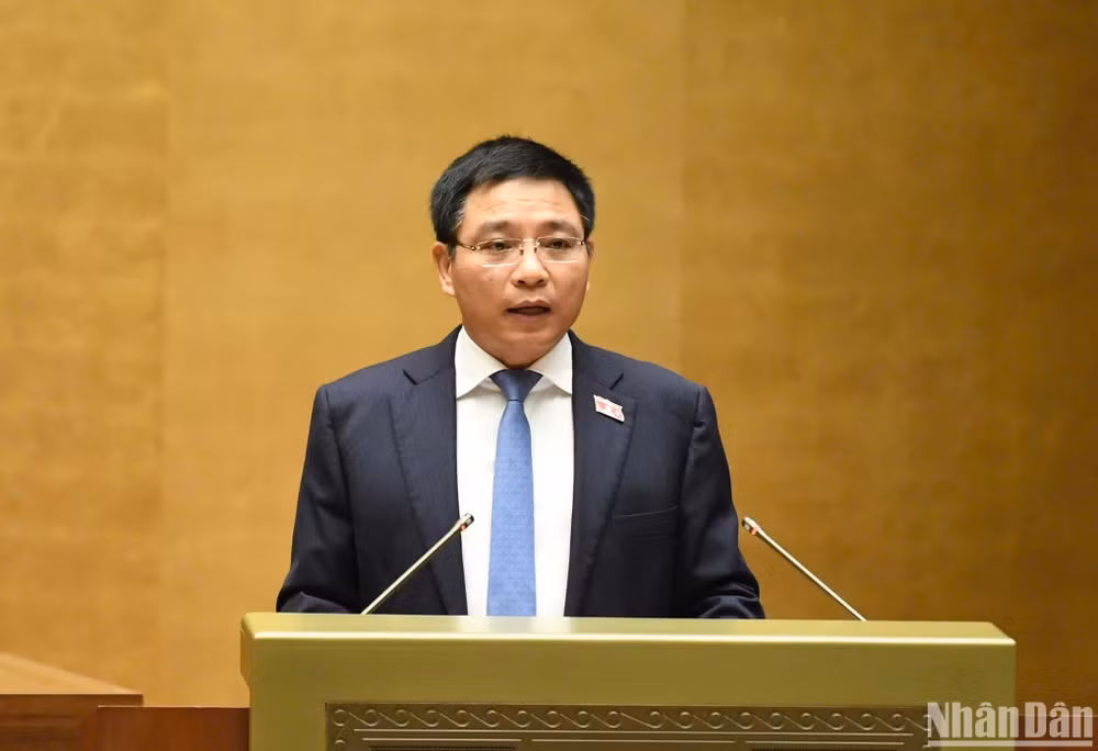 Bộ trưởng Tài chính Nguyễn Văn Thắng trình bày Tờ trình về dự án Luật sửa đổi, bổ sung một số điều của Luật Quy hoạch. (Ảnh: DUY LINH) Bộ trưởng Tài chính Nguyễn Văn Thắng trình bày Tờ trình về dự án Luật sửa đổi, bổ sung một số điều của Luật Quy hoạch. (Ảnh: DUY LINH)