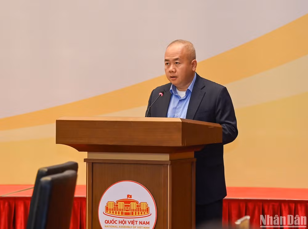 Thứ trưởng Kế hoạch và Đầu tư Đỗ Thành Trung trình bày báo cáo tại Hội nghị. (Ảnh: DUY LINH) Thứ trưởng Kế hoạch và Đầu tư Đỗ Thành Trung trình bày báo cáo tại Hội nghị. (Ảnh: DUY LINH)