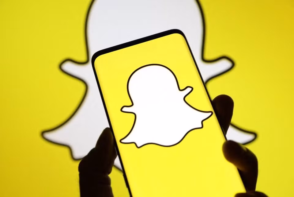 Chatbot My AI của Snap hiện đã được cung cấp miễn phí cho tất cả người dùng Snapchat. (Ảnh: Reuters)