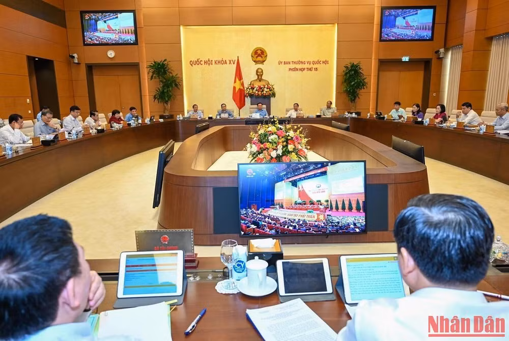 Quang cảnh phiên họp Ủy ban Thường vụ Quốc hội sáng 14/9. (Ảnh: DUY LINH)