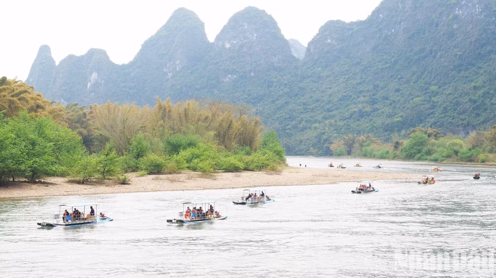 Khu thắng cảnh Ly Giang là điểm du lịch cấp quốc gia 5A, là di sản thiên nhiên thế giới.