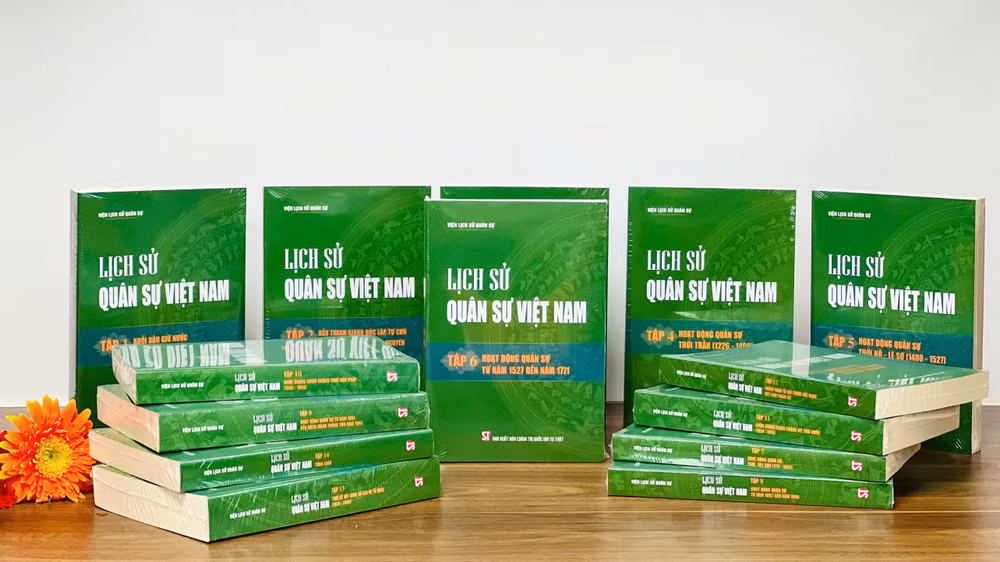 Bộ sách “Lịch sử Quân sự Việt Nam”. 