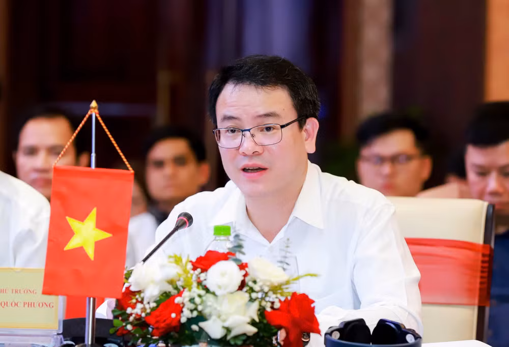Thứ trưởng Kế hoạch và Đầu tư Trần Quốc Phương, Phó Chủ tịch Ủy ban hợp tác Việt Nam-Lào, phát biểu tại hội nghị. (Ảnh: THÀNH DUY) Thứ trưởng Kế hoạch và Đầu tư Trần Quốc Phương, Phó Chủ tịch Ủy ban hợp tác Việt Nam-Lào, phát biểu tại hội nghị. (Ảnh: THÀNH DUY)
