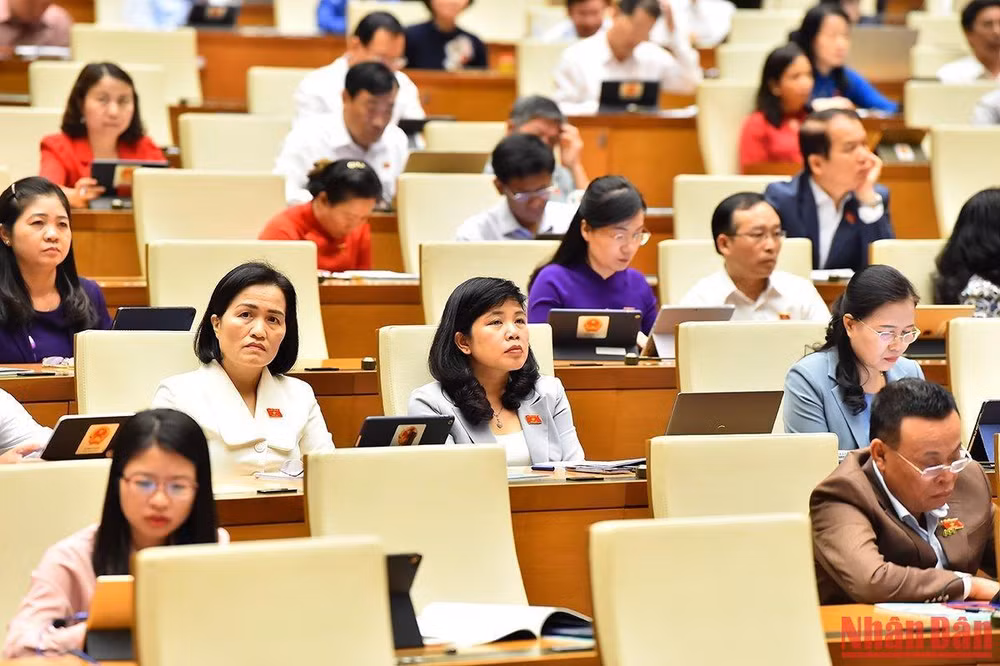 Các đại biểu Quốc hội dự phiên chất vấn và trả lời chất vấn sáng 5/11. (Ảnh: THỦY NGUYÊN)