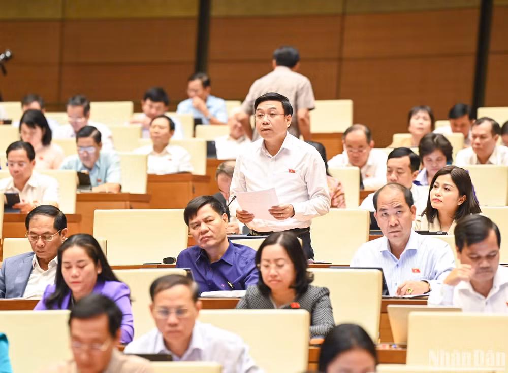 Đại biểu Nguyễn Văn Mạnh (đoàn Vĩnh Phúc). (Ảnh: DUY LINH) Đại biểu Nguyễn Văn Mạnh (đoàn Vĩnh Phúc). (Ảnh: DUY LINH)