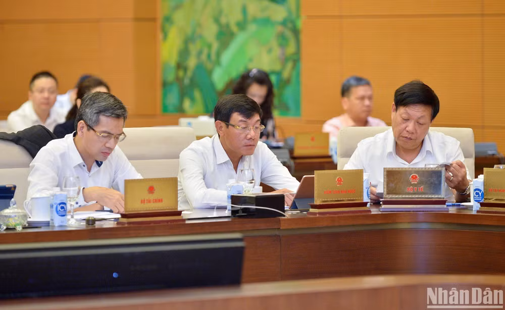 Các đại biểu dự phiên họp. (Ảnh: DUY LINH)