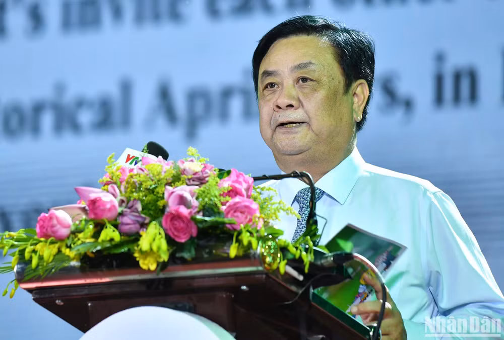 Bộ trưởng Nông nghiệp và Phát triển nông thôn Lê Minh Hoan phát biểu tại buổi lễ. Bộ trưởng Nông nghiệp và Phát triển nông thôn Lê Minh Hoan phát biểu tại buổi lễ.