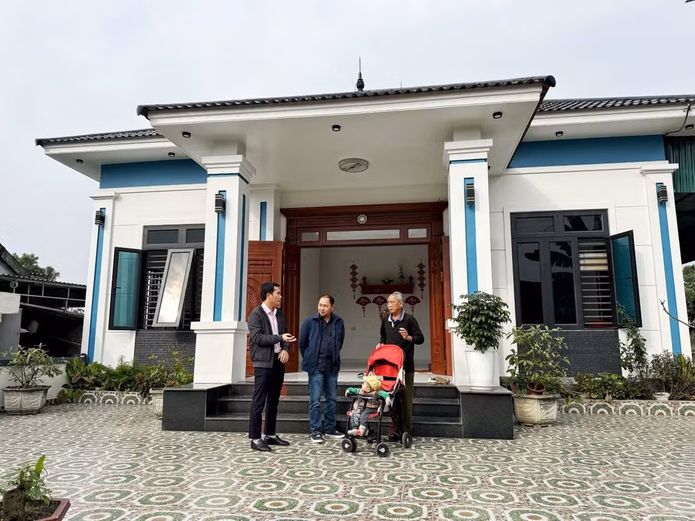 Nhờ có Ngân hàng Chính sách cho vay vốn mà gia đình anh Phạm Văn Lợi, ở xóm Giáp Ngói, xã Long Thành đã có được ngôi nhà ước ao bấy lâu nay.