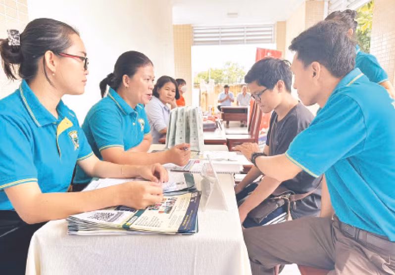 Tư vấn việc làm cho người lao động tại Trung tâm giới thiệu Dịch vụ việc làm tỉnh Bà Rịa-Vũng Tàu.