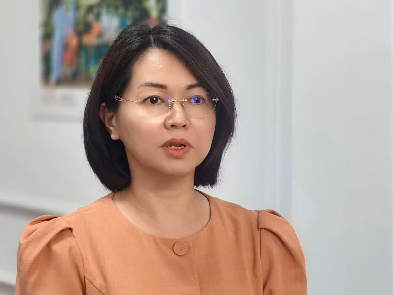 Cục trưởng An toàn thực phẩm (Bộ Y tế) Trần Việt Nga chia sẻ về những nỗ lực của Bộ Y tế trong việc tăng cường quản lý an toàn thực phẩm, ngăn ngừa thực phẩm giả, đồng thời khuyến cáo người tiêu dùng cần nâng cao cảnh giác. Cục trưởng An toàn thực phẩm (Bộ Y tế) Trần Việt Nga chia sẻ về những nỗ lực của Bộ Y tế trong việc tăng cường quản lý an toàn thực phẩm, ngăn ngừa thực phẩm giả, đồng thời khuyến cáo người tiêu dùng cần nâng cao cảnh giác.