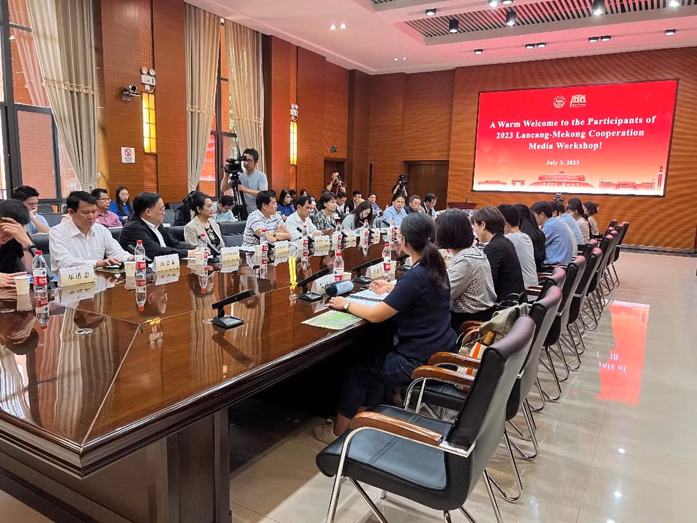 Hội thảo tại Đại học Vân Nam (YNU). Hội thảo tại Đại học Vân Nam (YNU).