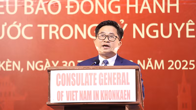 Tổng Lãnh sự Đinh Hoàng Linh khẳng định cộng đồng người Việt Nam ở nước ngoài là nguồn lực quan trọng của dân tộc Việt Nam. (Ảnh: CTV)