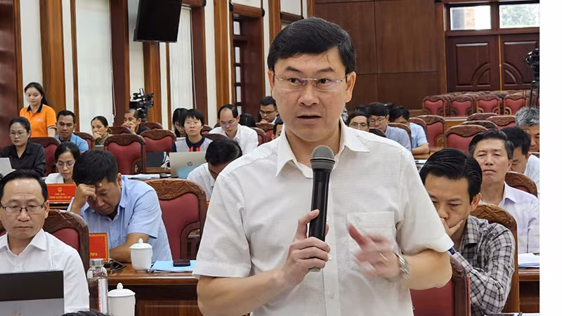 Lãnh đạo Sở kế hoạch và Đầu tư tỉnh Gia Lai trả lời chất vấn tại kỳ họp. Lãnh đạo Sở kế hoạch và Đầu tư tỉnh Gia Lai trả lời chất vấn tại kỳ họp.