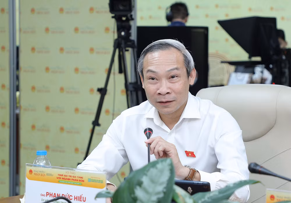 Ủy viên Thường trực Ủy ban Kinh tế của Quốc hội Phan Đức Hiếu chia sẻ tại hội thảo. Ủy viên Thường trực Ủy ban Kinh tế của Quốc hội Phan Đức Hiếu chia sẻ tại hội thảo.