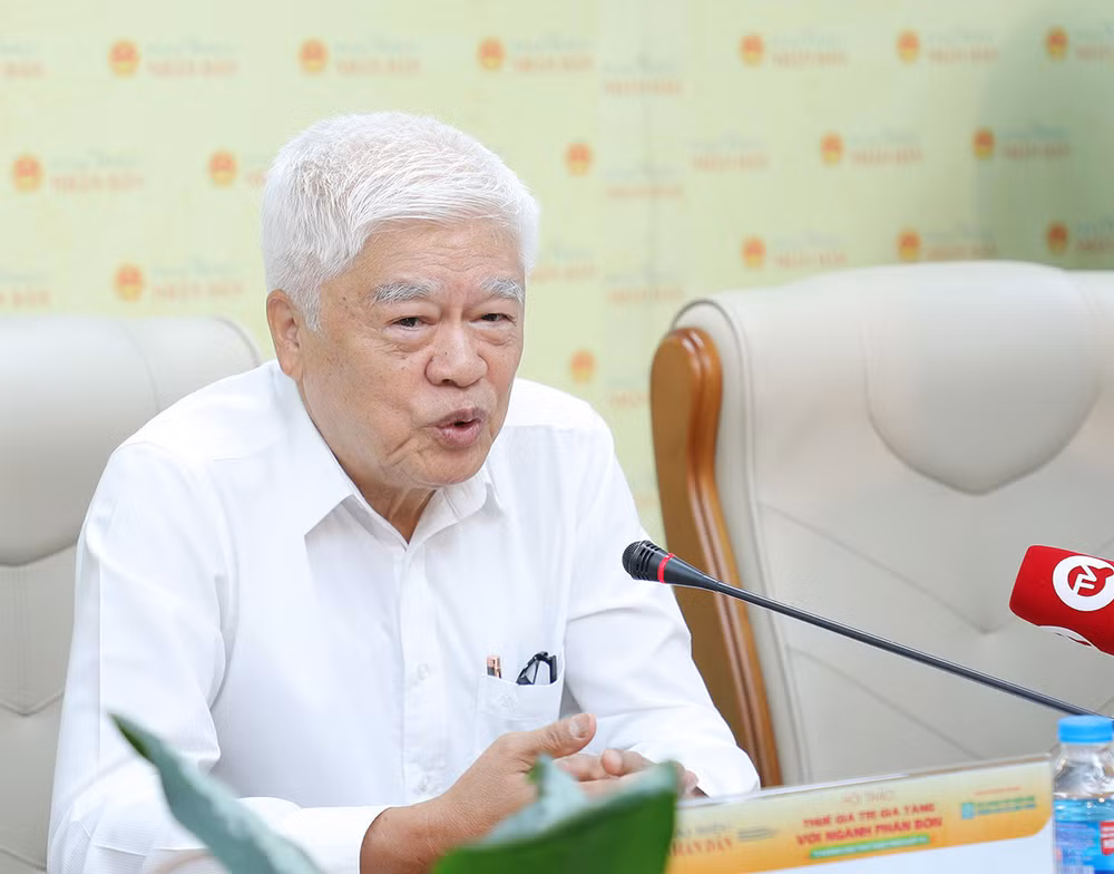 Phó Chủ tịch Hiệp hội Phân bón Việt Nam Nguyễn Trí Ngọc chia sẻ tại hội nghị. Phó Chủ tịch Hiệp hội Phân bón Việt Nam Nguyễn Trí Ngọc chia sẻ tại hội nghị.