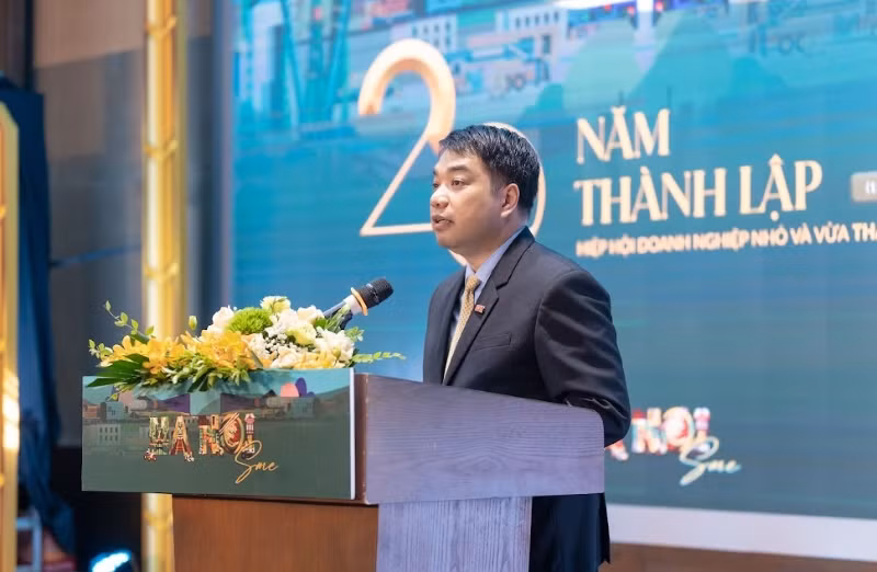 Phó Chủ tịch Hiệp hội doanh nghiệp nhỏ và vừa thành phố Hà Nội Mạc Quốc Anh phát biểu tại buổi lễ. Phó Chủ tịch Hiệp hội doanh nghiệp nhỏ và vừa thành phố Hà Nội Mạc Quốc Anh phát biểu tại buổi lễ.